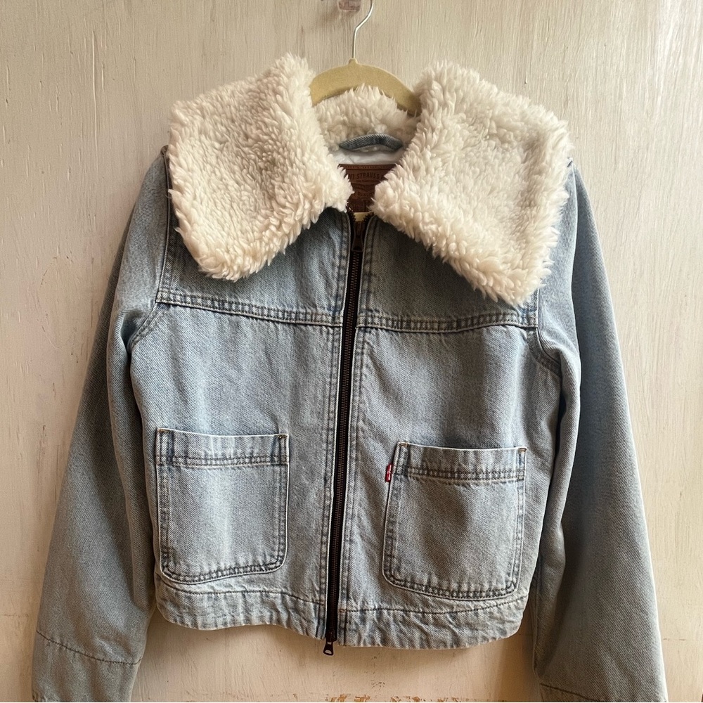LEVI"S Retro Faux Fur Trim Zip-Up Denim Trucker Jacket - Picture 2 of 13